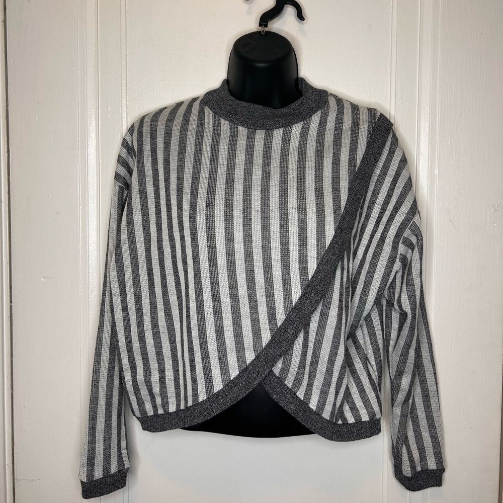 📟 Vintage UP Jersey Gray Knit Sweater